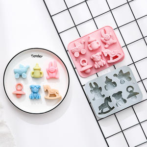 Moule en silicone à <span class=keywords><strong>thème</strong></span> bébé à 6 cavités pour le chocolat et le hochet de la sucette, y compris le <span class=keywords><strong>cheval</strong></span> à bascule, durable et facile à utiliser - Product Image 2