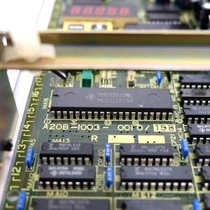 Módulo de placa de control original FANUC A20B-1003-0010 para máquina de automatización industrial - Product Image 5