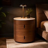 Table de chevet cylindrique moderne en noyer avec 2 tiroirs, plateau en bois durable et écologique fait main, poignées noires pour chambre et salle à manger