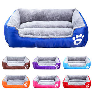 Cama para Perros Transpirable de Doble Cara, Fabricada por DO Wholesale, Cama para Mascotas Tipo Sofá, Rectangular Grande, para Todas las Estaciones, con Estampado de Huellas y Corazón - Product Image 2