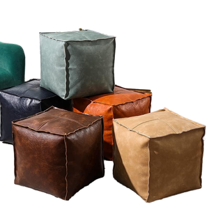 WISEMAX FURNITURE Pouf en cuir de forme carrée avec rembourrage en polypropylène expansé de style moderne - Product Image 1
