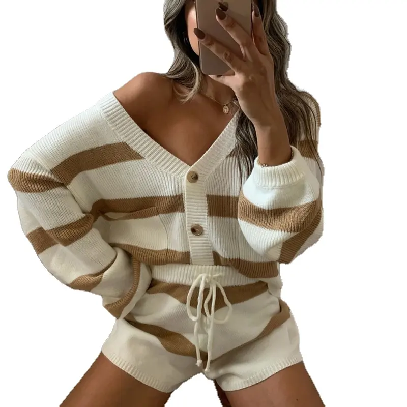 Individueller neuer lockere gestreifte lange Ärmel V-Ausschnitt Pullover Kardigan Shorts Damen zweiteilig gestrickter Freizeitanzug Set