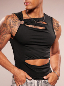 Top corto para hombre con hombros asimétricos y aberturas, chaleco sin mangas negro, ajustado, estilo urbano, para fiestas y discotecas - Product Image 6