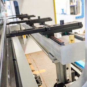 HARSLE-Máquina dobladora hidráulica para doblar metales, máquina dobladora plegadora CNC totalmente automática - Product Image 6