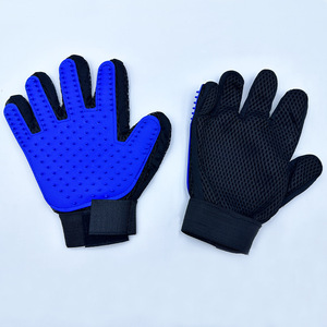 Gants de toilettage pour animaux de compagnie Kaisa, en silicone bleu, pour masser et enlever les poils des chiens et des chats - Product Image 2