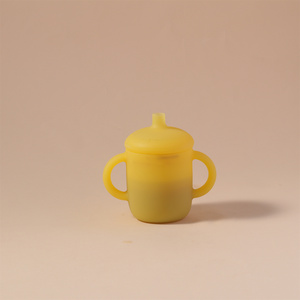 Gobelet en silicone transparent sans BPA pour bébé, personnalisable OEM, tasse d'apprentissage en gel de silice pour tout-petits, gobelet d'apprentissage en silicone pour bébé - Product Image 4