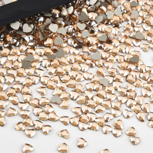 OLeeya K9 Strass fantaisie en forme de cœur pour nail art, en verre, non thermocollants, pour ongles et bijoux de luxe DIY, vente en gros - Product Image 5