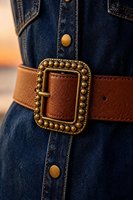 Elegantes Damen Indigo Jeans-Maxikleid mit Gürtel, langen Ärmeln, hohem Schlitz und Kunstledergürtel mit Frontlogo