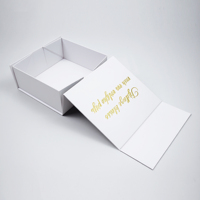 Boîtes cadeaux en carton rigide en gros avec pelliculage mat et gaufrage pour l'emballage de vêtements, chaussures et chaussettes – Boîte magnétique blanche