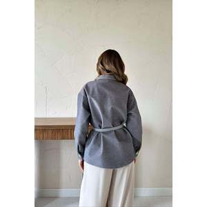 Chemise en cachemire gris pour femme avec boutons dorés - Vente en gros - Product Image 1