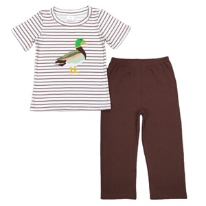 ชุดเดรสพิมพ์ลายเป็ดแนวบูติกสำหรับเด็กผู้ชายชุดเสื้อผ้าสำหรับเด็กเล็กขายส่ง - Product Image 1