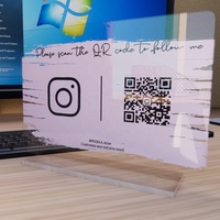 Panneau de médias sociaux avec l'icône dorée de Base Instagram Snapchat personnalisé acrylique plexiglas support de Table publicité d'affaires