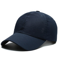 Gorra de béisbol de 5 paneles de secado rápido para hombre, estilo urbano, con malla cortada a láser, visera curva y cierre snapback, característica de tela común