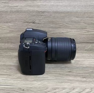 Appareil photo reflex numérique Nikon D7000 d'occasion à bas prix avec objectif 18-105 mm, format APS-C, capteur CMOS 16,2 mégapixels, vente en gros - Product Image 5