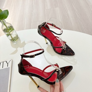 Nouvelles Sandales à Talons Hauts Pointues et Ouvertes en Métal Argenté et Doré avec Boucle à Rivets, Tendance et Sexy 2025 - Product Image 2