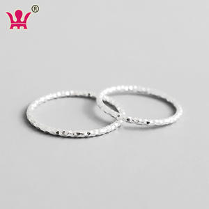 <span class=keywords><strong>Anillo</strong></span> de <span class=keywords><strong>dedo</strong></span> sencillo de 1,3mm de ancho para <span class=keywords><strong>mujer</strong></span>, joyería con corte de diamante, círculo fino, nudillo pequeño - Product Image 6