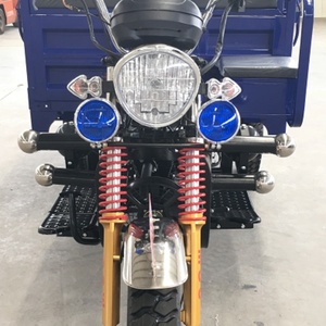 รถสามล้อแบบใหม่ 300 ซีซี สำหรับบรรทุกผู้โดยสารและสินค้า ใช้เชื้อเพลิงเบนซิน สามล้อ - Product Image 4