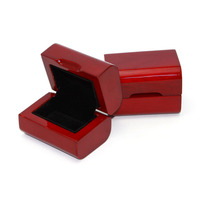 Boîte à bague en bois rouge brillant avec logo personnalisé, boîte à bijoux de luxe en bois massif pour bague de fiançailles ou de mariage