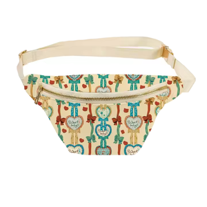 Riñonera de nailon impermeable personalizada para mujer con parche de chenilla, cierre de cremallera, diseño a rayas y forma de barril - Product Image 1