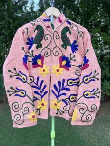 เสื้อแจ็คเก็ตปักลายดอกไม้สีชมพูสำหรับผู้หญิง งานฝีมือทำมือ สไตล์ชาติพันธุ์ แฟชั่นฤดูหนาว แจ็คเก็ตเปิดด้านหน้า สวมใส่สบายๆ - Product Image 5