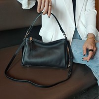 Sac à bandoulière de luxe en cuir PU pour femme, grand sac à main de créateur avec chaînes décoratives et fermeture éclair, sac à bandoulière tendance pour la vente en gros