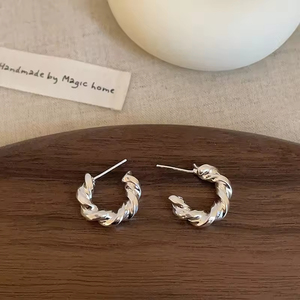 Boucles d'oreilles créoles simples en métal doré couleur argent pour femmes, accessoires quotidiens personnalisés et tendance, bijoux de fête, cadeaux d'anniversaire - Product Image 2