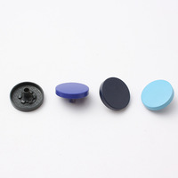 Boutons-pression métalliques peints colorés pour vêtements d'enfants, boutons plats à quatre points de fixation circulaires pour vestes et manteaux, assortis aux couleurs