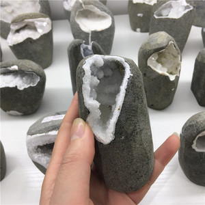 Apophyllite minérale naturelle avec géode de spécimen de zéolite pour la décoration intérieure - Product Image 3