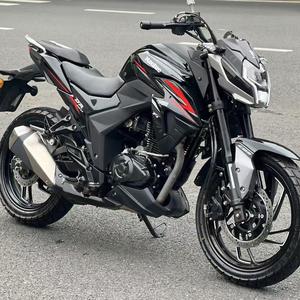 Motos Deportivas Haojue DR150S y DR300CC para Hombre, con Inyección Electrónica de Combustible (EFI), Ideales para Uso en Carretera y Transporte de Combustible - Product Image 4