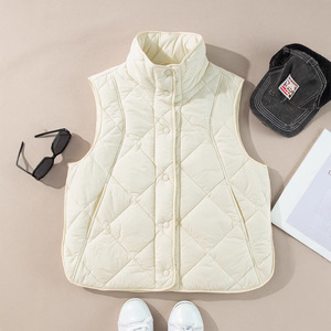 OEM <strong>Women's</strong> Lightweight Quilted Utility Vest Multi-Pocket Padded Waistcoat Outdoor Hiking Traveling <strong>Gilet</strong> for <strong>Women</strong> - Product Image 4