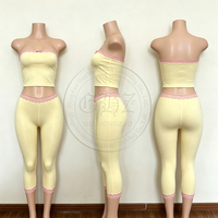 Ensemble de vêtements de détente pour femmes avec logo personnalisé Y2K, chemise à manches courtes à col en V et pantalon capri à rayures latérales