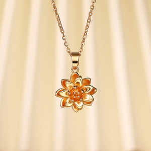 Collana con ciondolo a forma di loto per donna, gioielli semplici e alla moda, regalo per l'uso quotidiano - Product Image 4