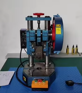 Machine de découpe semi-automatique à double colonne pour cartes PVC, avec volant d'inertie manuel et poinçonnage électrique - Product Image 6