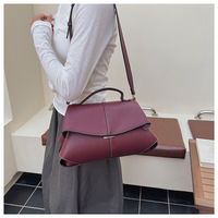 Sac à main bandoulière ZPT091 pour femme, style français, avec poignée supérieure, fermeture éclair et détails à pompons, en polyester