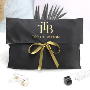 Bolsa de satén negra al por mayor con logo personalizado impreso, para ropa, pelucas, regalos, bolsa de seda antipolvo de doble capa - Product Image 1