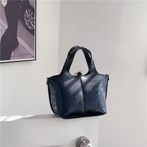 Bolso de mano de lujo con patrón de cocodrilo de cuero PU para mujer - Product Image 4