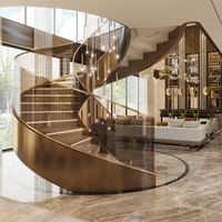 Escalier flottant incurvé de conception moderne et luxueuse avec garde-corps en verre sans cadre, marches en bois massif et construction en acier