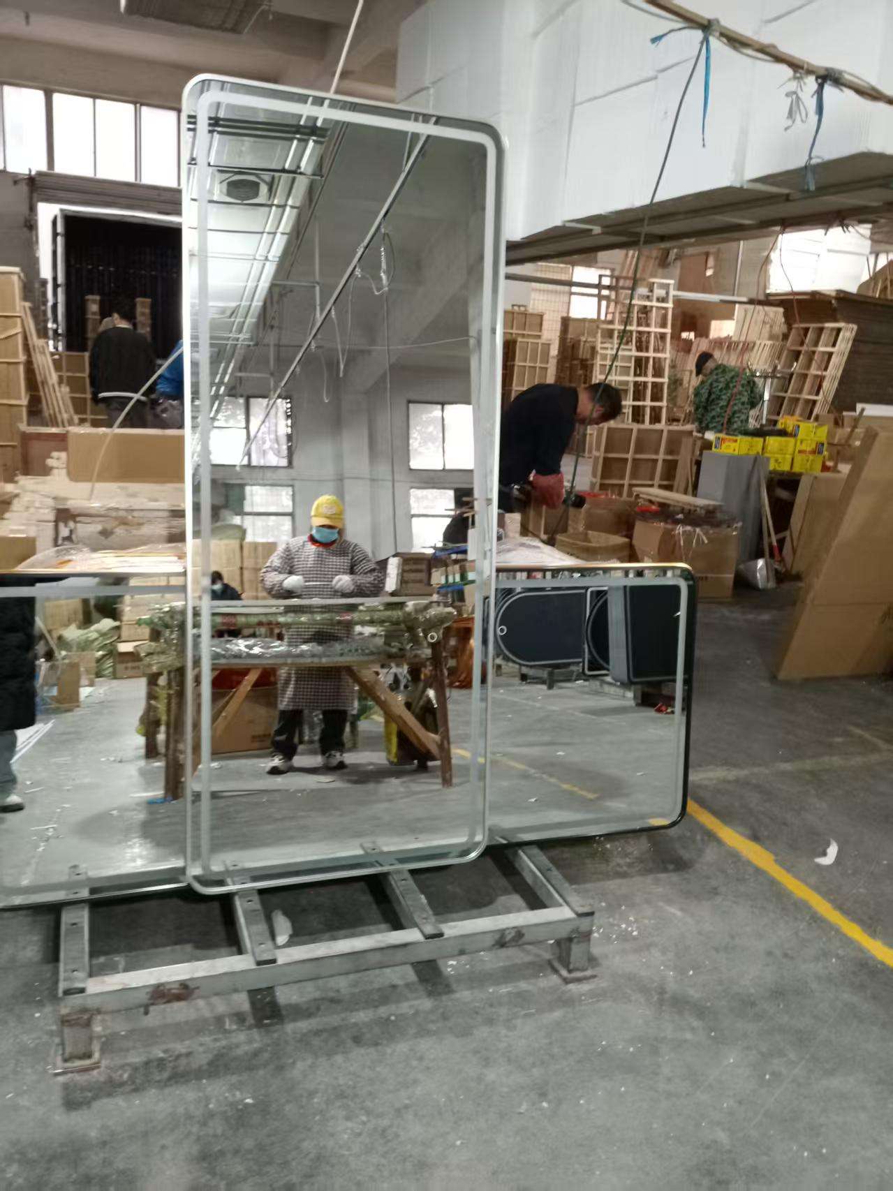 กรอบสีเงิน