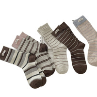 Chaussettes tendance en tissu, chaussettes mi-mollet sans couture, chaussettes fines à rayures colorées, chaussettes rétro à rayures pour femmes
