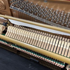 Piano acoustique vintage KAWAI TP-125, fabriqué dans les années 1980, cordes allemandes Roslau pour examen à domicile et performance - Product Image 4