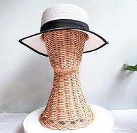 Présentoir pour perruques de comptoir Boutique Store Présentoir pour chapeau Présentoir en rotin pour tête de mannequin