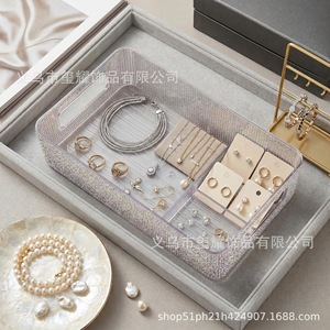 Caja de Almacenamiento de Plástico Rosa con Asas para Organizar Maquillaje y Artículos Diversos en el Escritorio - Product Image 3
