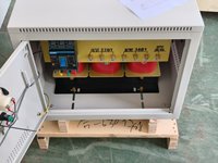 Transformateur triphasé SG 50 kVA 220 V vers 380 V avec disjoncteur d'entrée CE ISO9001 en stock, livraison rapide