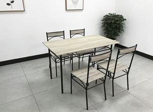 Escritorio Moderno de Madera Marrón con Metal con Recubrimiento en Polvo Negro, <span class=keywords><strong>Mesa</strong></span> para Computadora con Ruedas, de <span class=keywords><strong>Segunda</strong></span> <span class=keywords><strong>Mano</strong></span> - Product Image 2