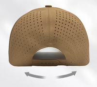 Casquette de sport 5 panneaux Performance Snapback en polyester découpé au laser, séchage rapide, avec logo personnalisé, non structurée