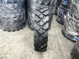 Neumáticos de Excavadora DUHOW de Alta Calidad, Tipo Bias OTR, Modelo DH917, de Goma, Certificados ISO9001, 7.50-16, 8.25-16, 9.00-16, 8.25-20, 9.00-20 - Product Image 3