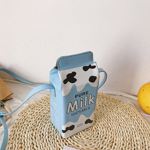 Nouveau design imprimé, petit sac à bandoulière mignon et adorable en forme de fraise, <span class=keywords><strong>banane</strong></span>, lait, fermeture éclair, imperméable, en cuir PU - Product Image 3