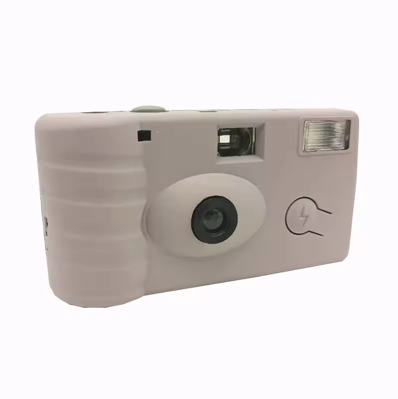 Ocho cartas moradas.