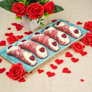 Confezione da 20 Gusci per Cannoli Whitelove, Regalo Classico per San Valentino - Product Image 1
