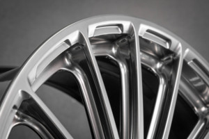 Rines Forjados Personalizados Totalmente Plateados de 17" 18" 19" 20" 21" 5x100 5x105 5x108 5x110 5x112 5x114.3 5*120 para Autos de Pasajeros - Product Image 4